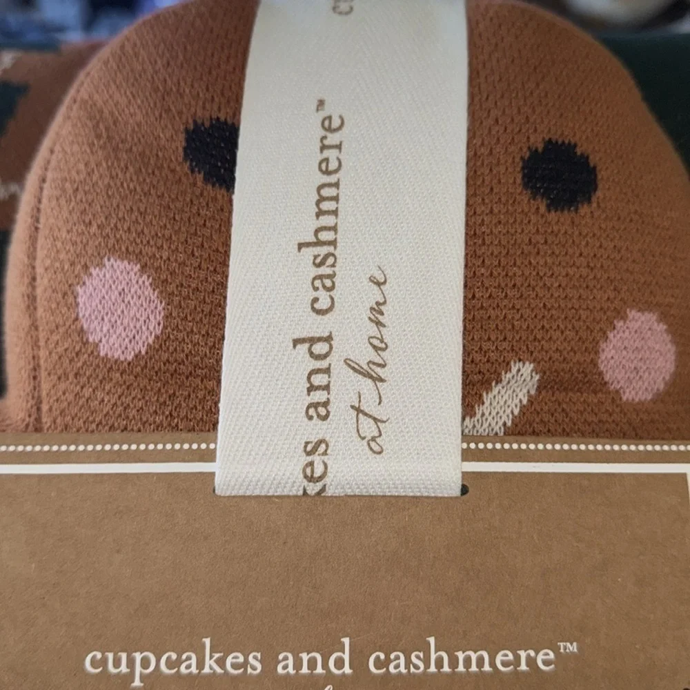 Cupcakes & Cashmere Gingerbread Pillow Set 2 pk New